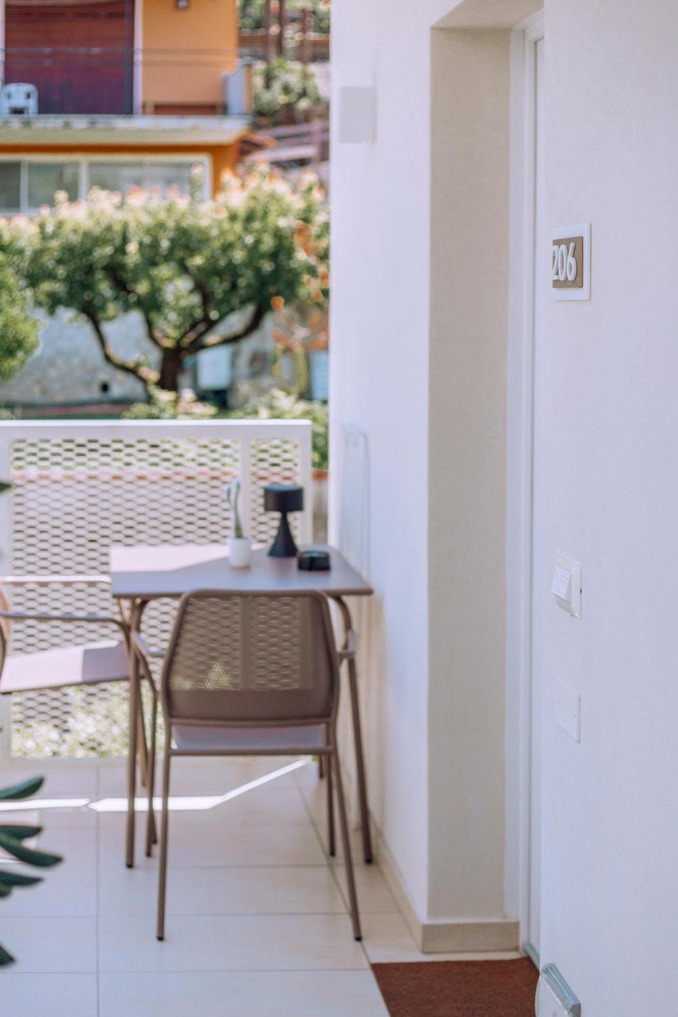 Ah Porticcioli Boutique Apartments San Felice del Benaco Εξωτερικό φωτογραφία